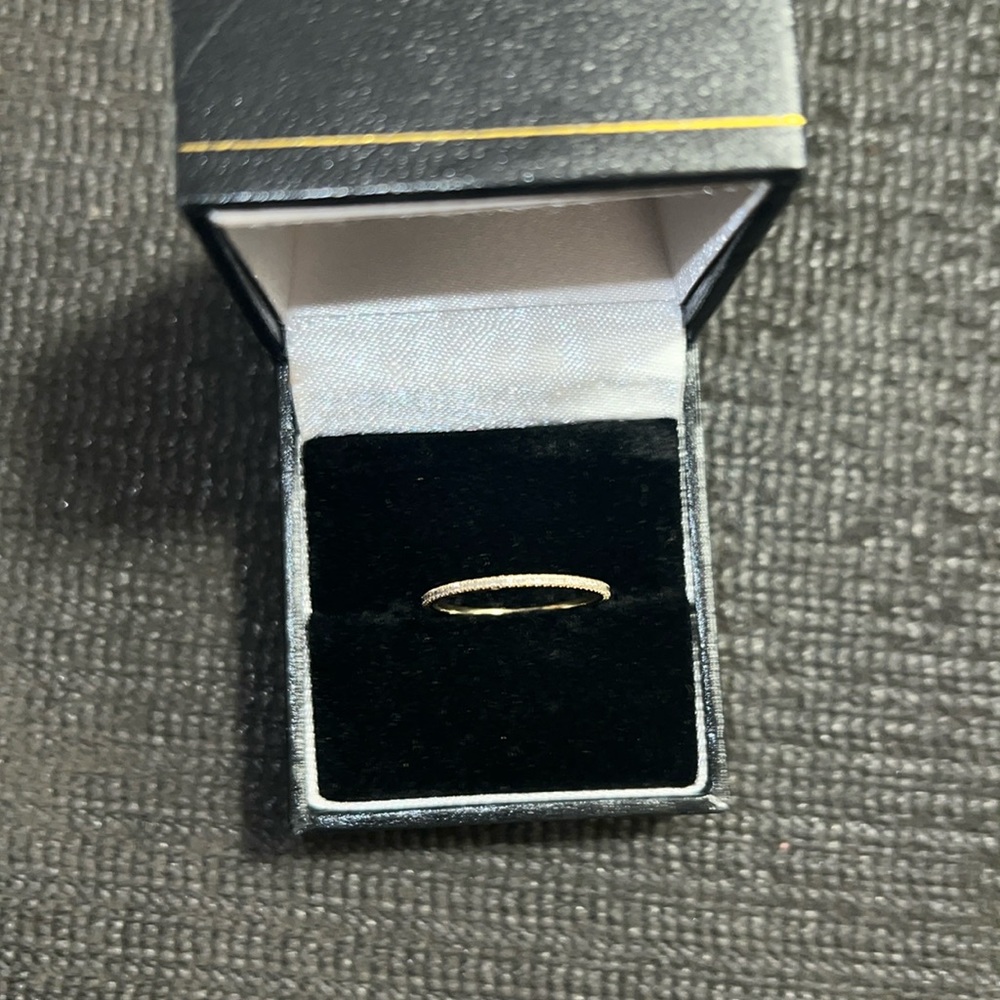 Delicate 14k diamond eternity ring 0.11 cts size 6